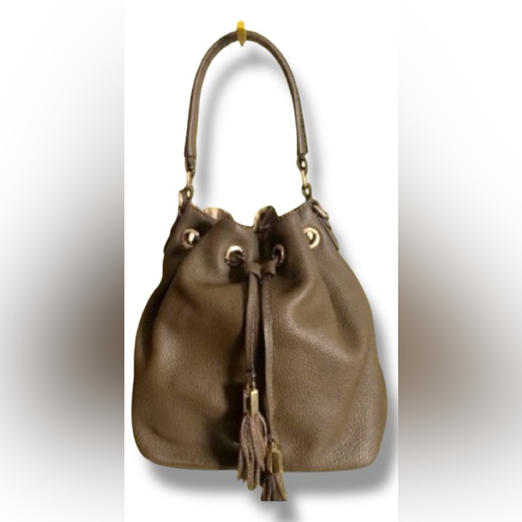 henri bendel Handbags - HENRI BENDEL Elegant Olive 🫒 Green Leather Bucket Bag Drawstring COLLECTIBLE
